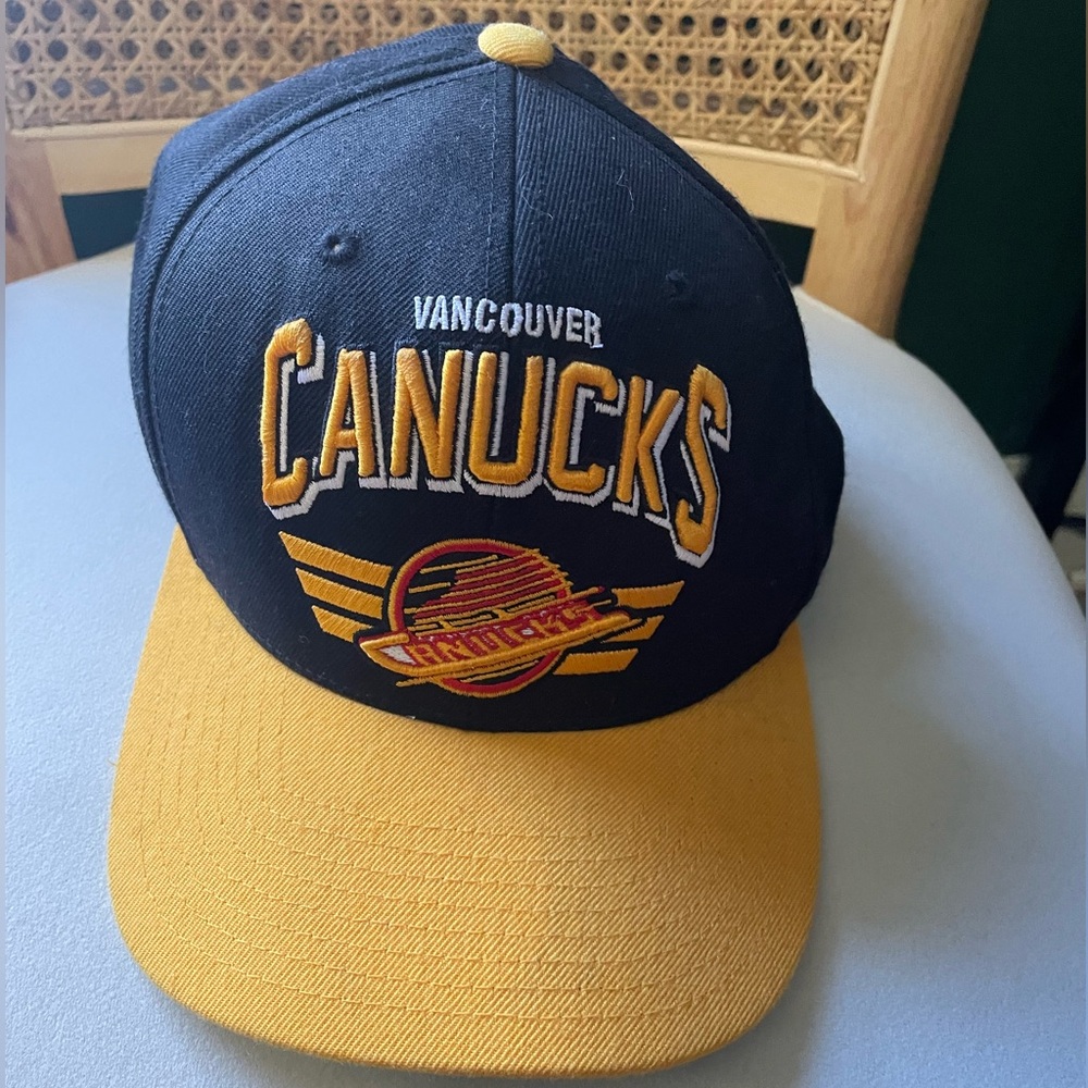 Mitchell & Ness Vancouver Canucks SnapBack Hat (alt logo)
